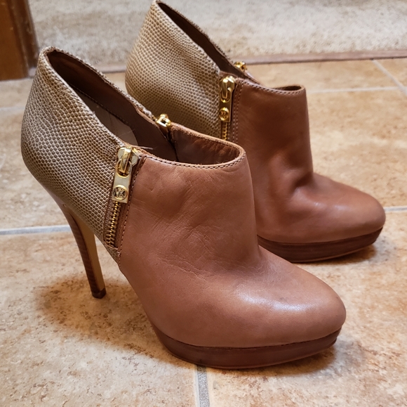 Michael Kors leather booties - Picture 2 of 8